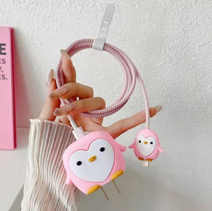 Protector de Cargador Pingüino Rosa